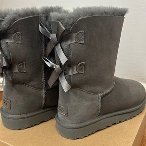 Grey UGG with Bow